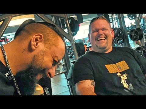 LACHFLASH beim Training & Love Island Vorbereitung