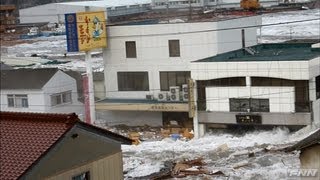 大船渡市街地に押し寄せる津波 【視聴者提供映像】