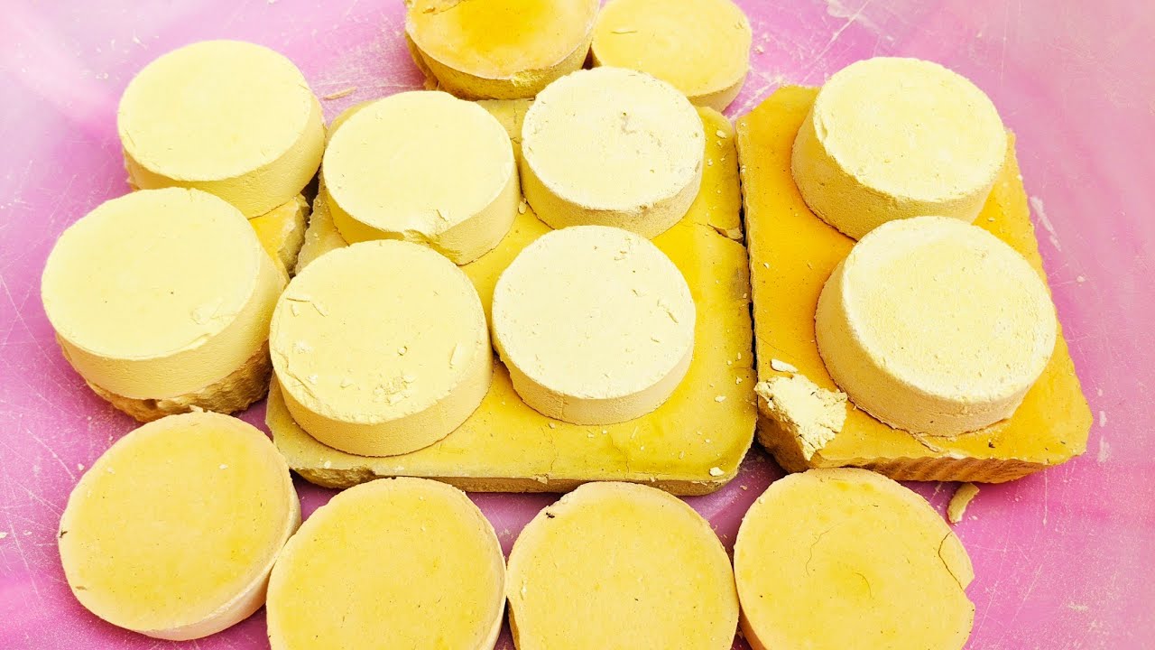 Yellow 🟡💛 Crush Crunchy Blocks #asmr #crushingtime #cornstarch 