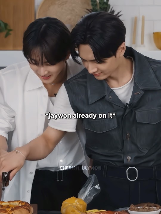 not them cutting it like a wedding cake 😭✋ #jaywon #jay #jungwon #enhypen #kpop