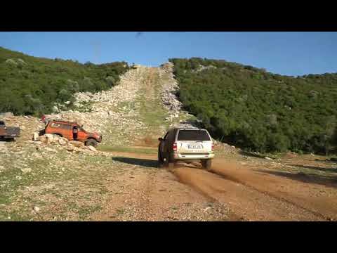 Nissan Pathfinder 3.5 v6 High Speed Climbing Off Road