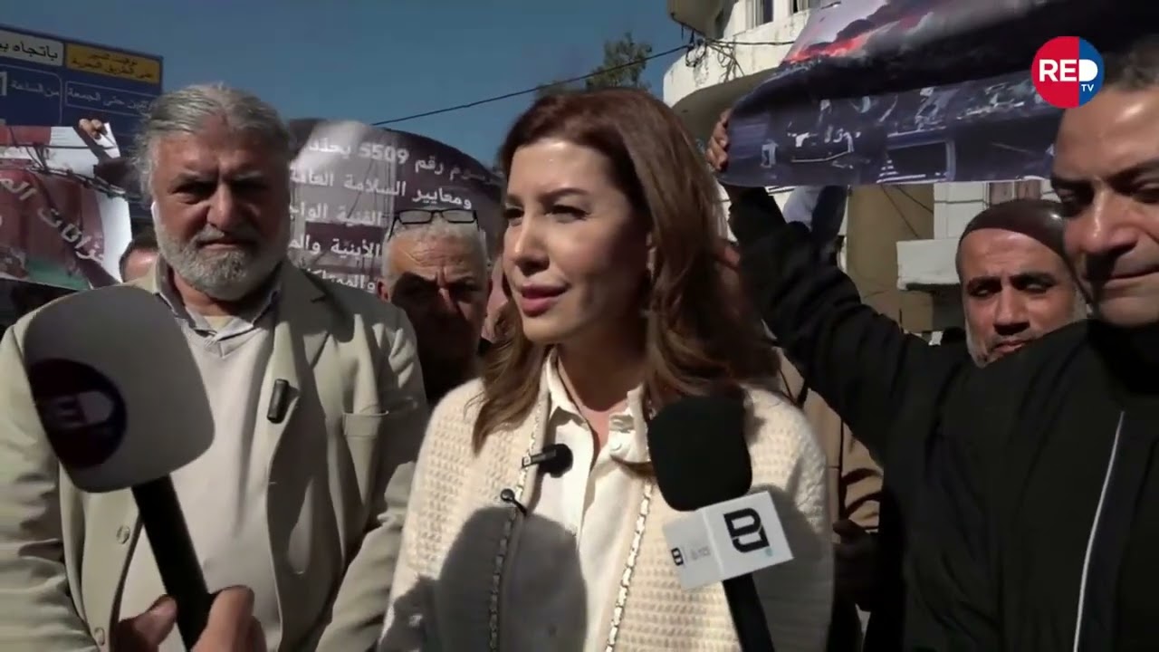 Перед резервуарами компании Coral Company в Бурдж-Хаммуде прошла акция протеста, осуждающая наруш...