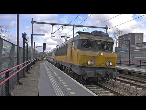 NS 1761 met IC Berlijn komt door station Almere Buiten