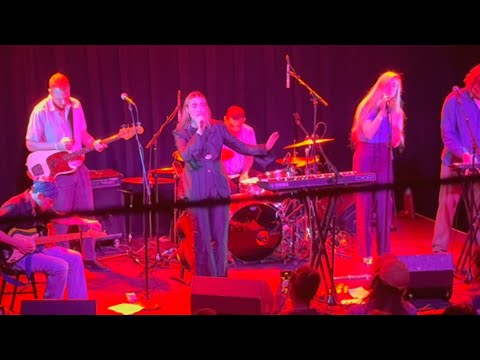 Cornelia Murr  - Different This Time