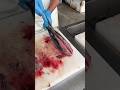 爆風の中、漁師がカツオを捌く‼︎