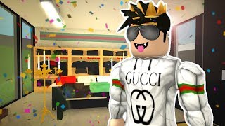 I MADE A BLOXBURG GUCCI STORE!!! Sort of...