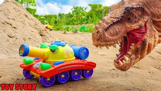 Xe Tăng Chiến Đấu Tiêu Diệt Khủng Long Giúp Xe Tải Đáng Thương -Toy Story Đồ Chơi Thiếu Nhi