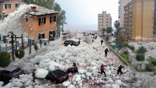 7 minutes ago, Chaos in Spain! Half the city in Murcia was swept into the sea by a hailstorm