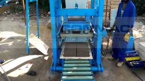 Conmach BlockKing-09MS Block and Interlock Making Machine during Concrete Curbstone Production 2