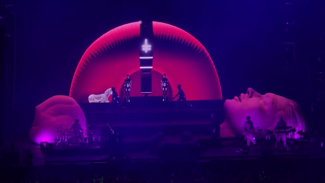 Empire of the sun- We are the people (Palacio de los deportes 5 de abril 2025)