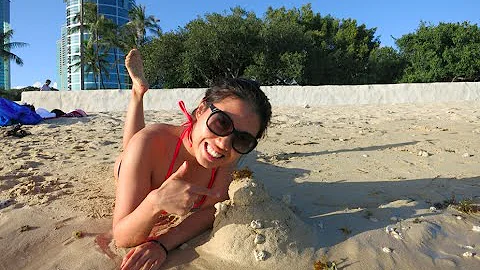 USA: Hawaii - Waikiki and Hula Dance - DiDi's Adventures Episode 3