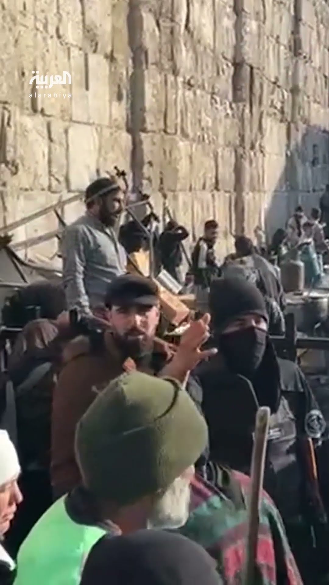 وفيات وحالات إغماء في المسجد الأموي وسط احتشاد أعداد كبيرة من السوريين للاحتفال بسقوط نظام الأسد