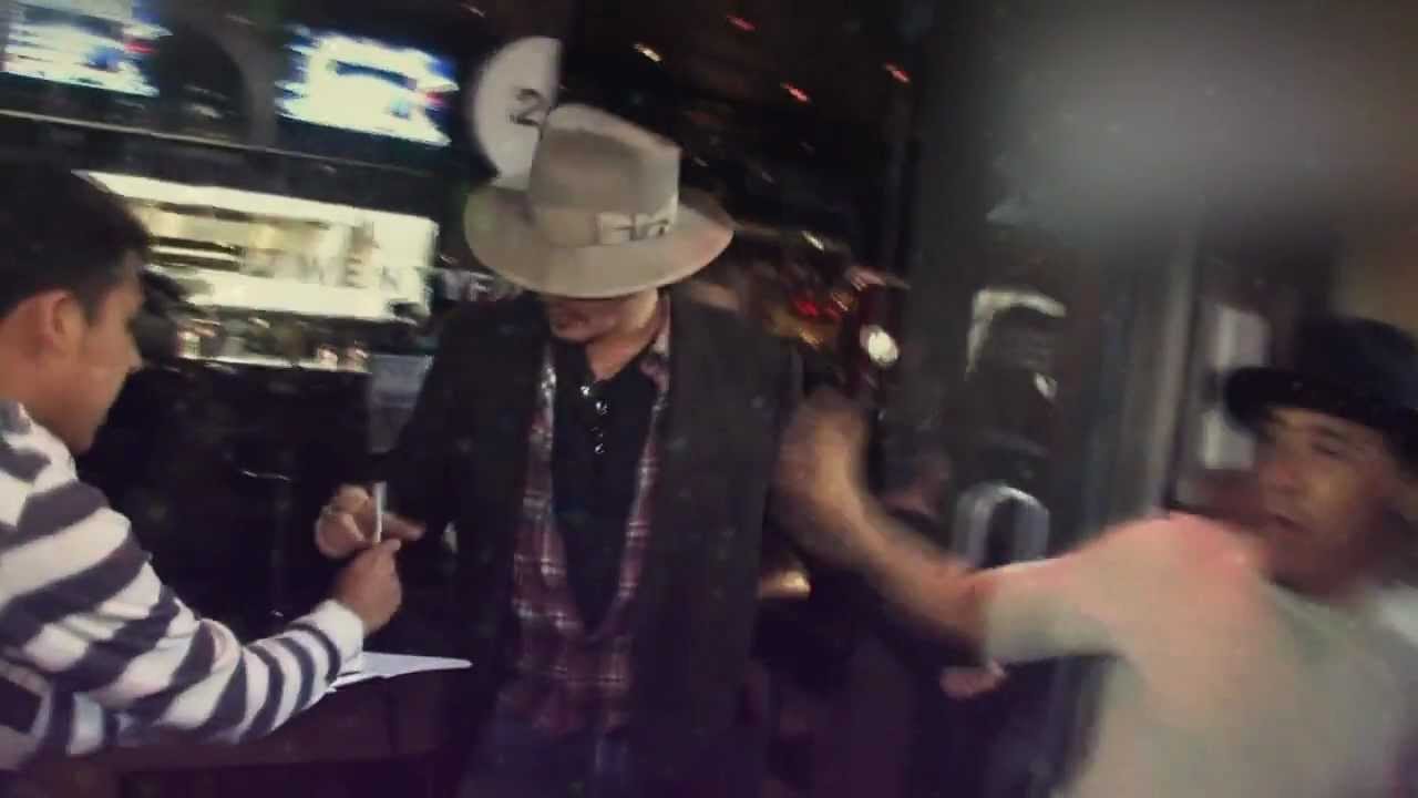 OMG  Johnny Depp falling down on the Walk of Fame