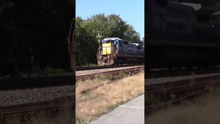 MEC C40-8 #7594 and its Nathan P5 Horn at Cross Rd! 10/3/2017 #shorts