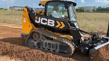Grading with a JCB 3TS Teleskid