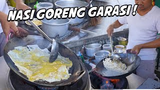 DARI GARASI RUMAH DALAM GANG, MANTAN CHEF BERHENTI UNTUK BIKIN NASI GORENG !