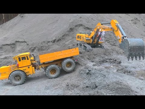 Muddy Chaos with My POWERFUL RC Liebherr R970!