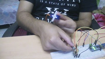 Servo motor control by variable resistor