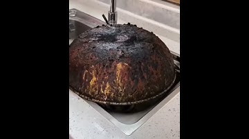 how to clean dirty black pot to be white