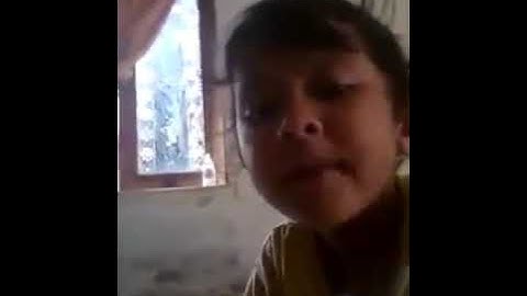 Video Lucu Anak Kecil Nyanyi Makan Daging Anjing Dengan Sayur Kol