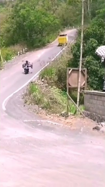 kumpulan vidio truk patah as roda di tanjakan culali #shorts #pesonatrukbali2