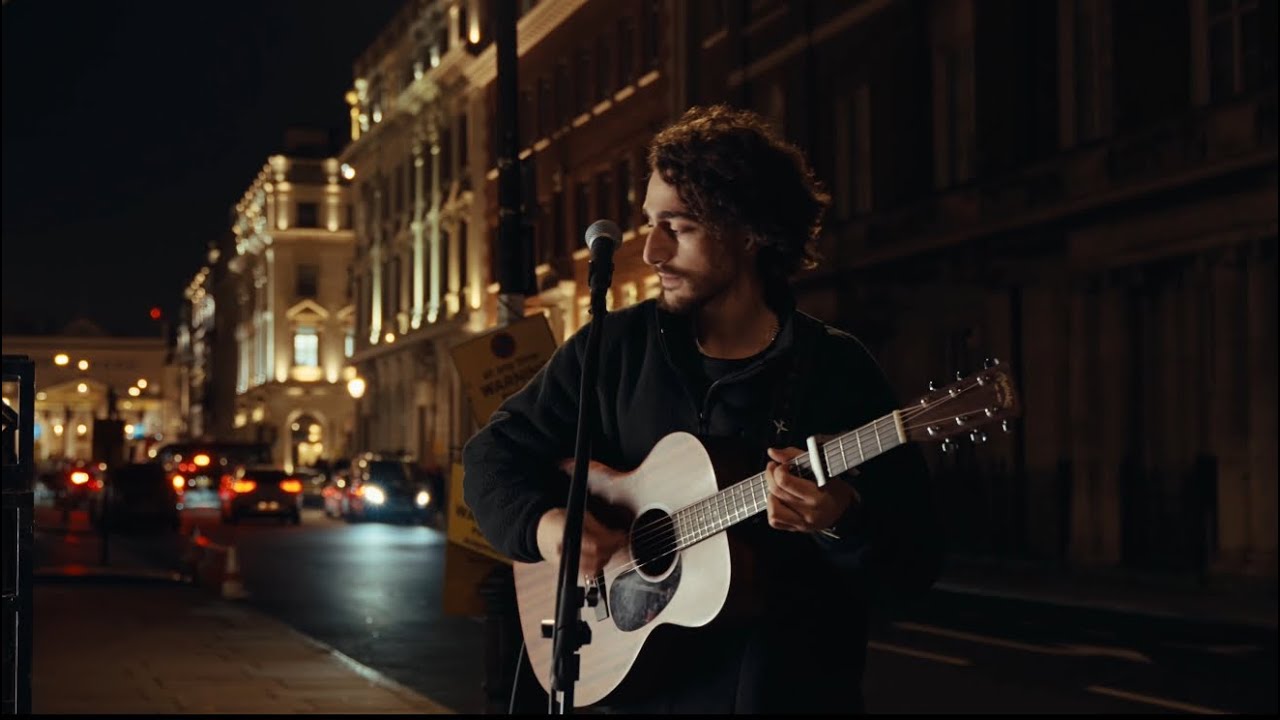 GIO DARA - Be Mine (Official Visualiser) GIO DARA - Be Mine (Official Visualiser)