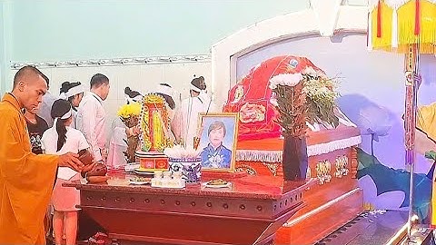 Tang lễ bà (Lê Thị Hai) gia đình tiếc thương đưa tiễn tại hoa viên BD.