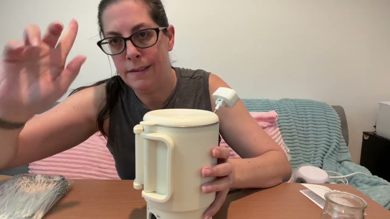 didforu - Does this wax melter work well for candle making?