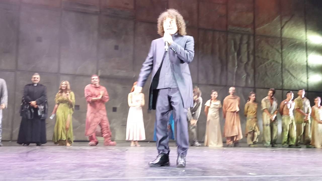 Saluti finali notre dame de paris  arena di Verona 1 settembre 2016