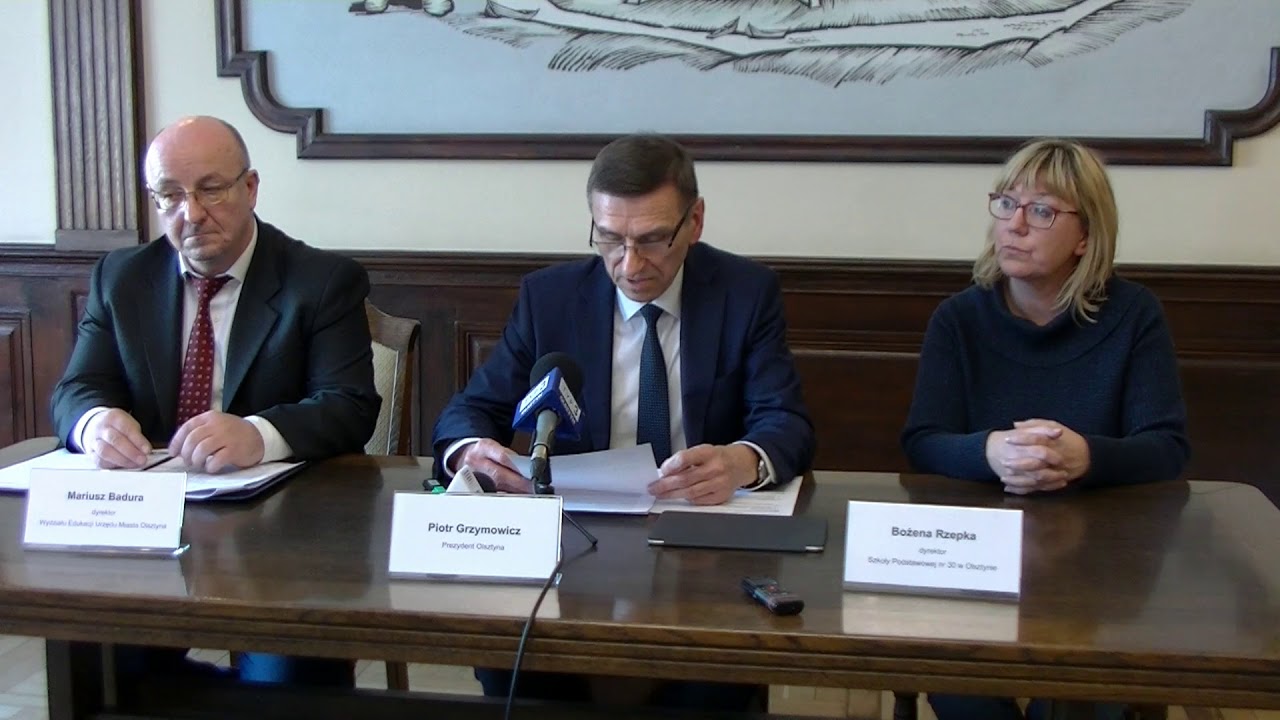 video to gif OLSZTYN24: Konferencja prasowa prezydenta Piotra Grzymowicza ws. olsztyńskiej oświaty
