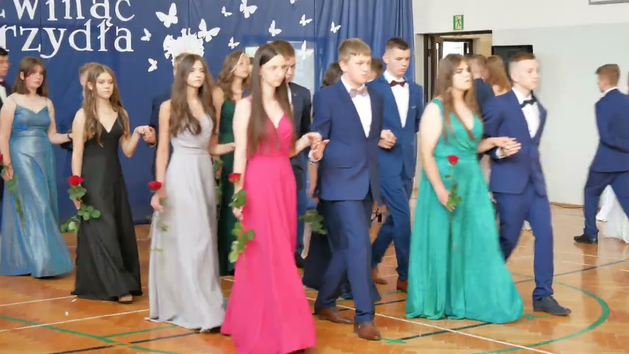 Polonez klasa VIII B C SP Sadowie