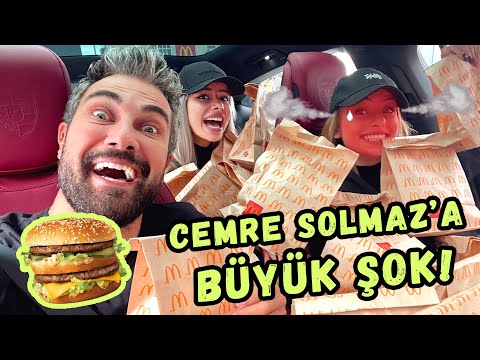 ÖNDEKİ ARABA MCDONALD'S'TA NE YİYECEĞİMİZİ SEÇTİ! w/ @CemreSolmaz @merveyalcinofficial