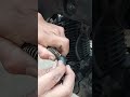 C&oacute;mo colocar el cable del acelerador en el embulo del carburador
