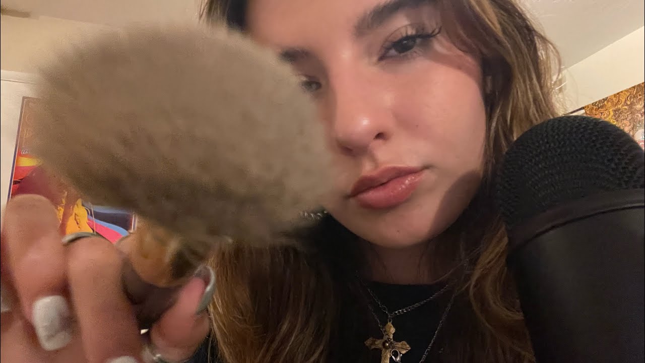 [ASMR] 1 MINUTE MAKEUP 💄 (fast+aggressive) - YouTube