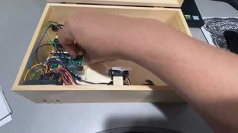 Lock box powered by arduino and servo