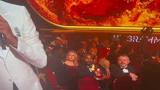 Stan Twitter: Adele reacting to Trevor introducing sza
