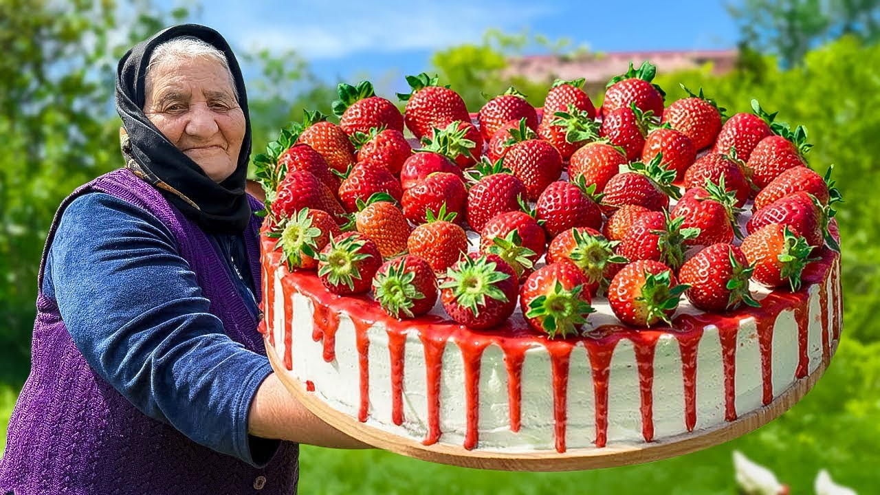 Бабушкины Секреты: Много Свежей Клубники, Превращенной В Органический Торт!