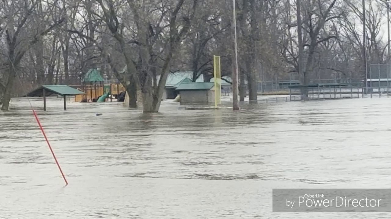 Oakland iowa flood slideshow of highway 6 - YouTube