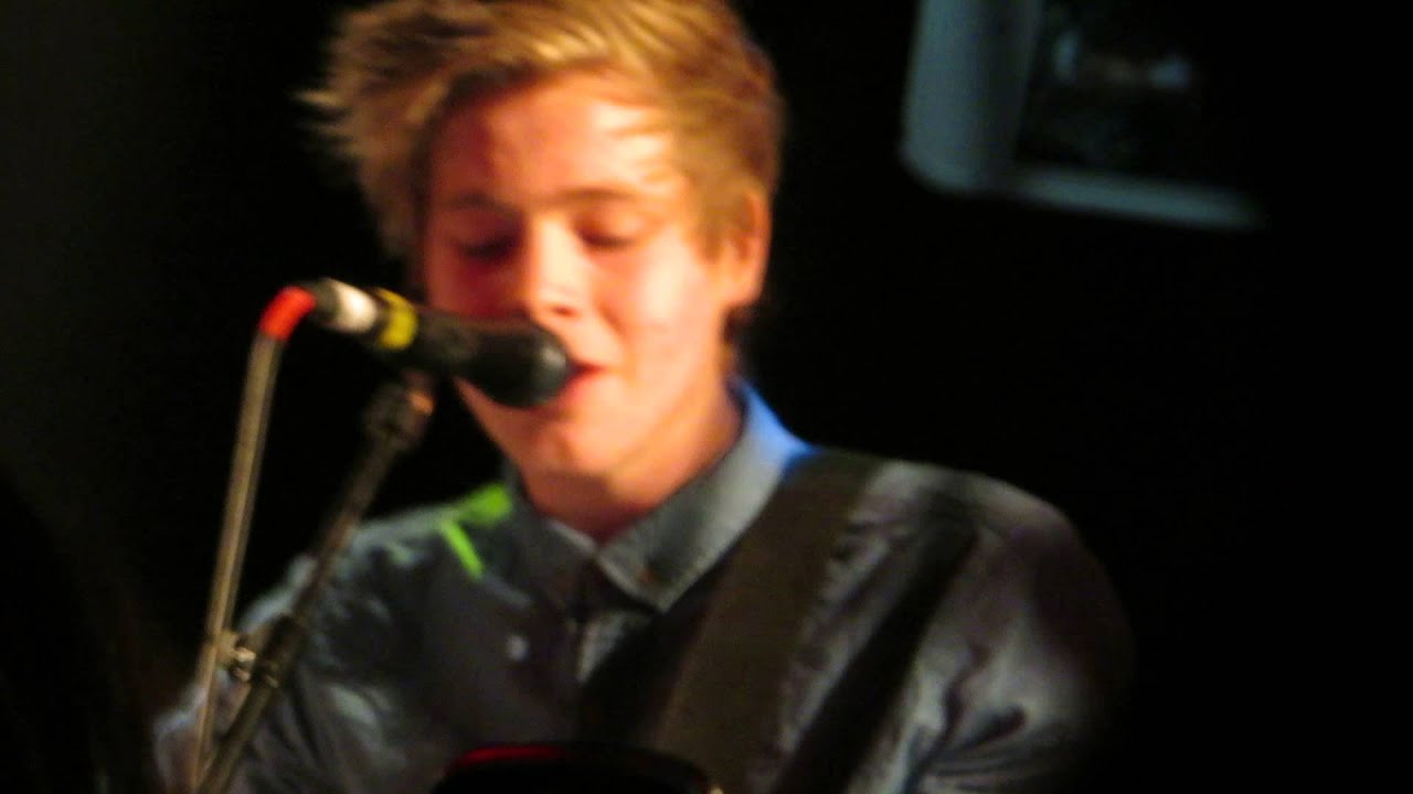 5 Seconds Of Summer, Acoustic Gig, Beside You,London