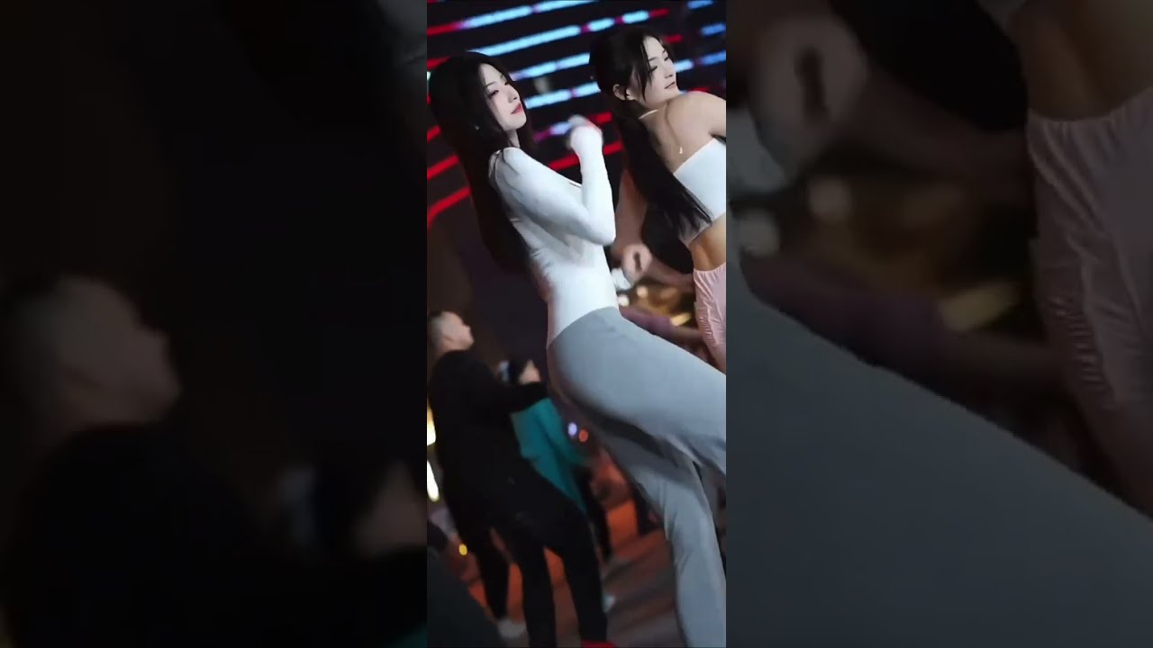 S 女神跟着音乐节奏嗨起来 ！美女广场舞！女神美女 一起跳舞，广场舞