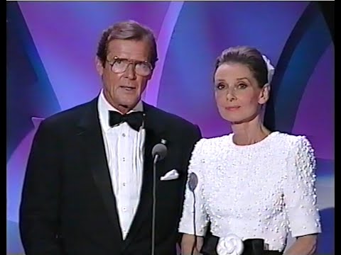 The Danny Kaye International Children's Awards, 1992, Roger Moore en Audrey Hepburn nemen promo's op
