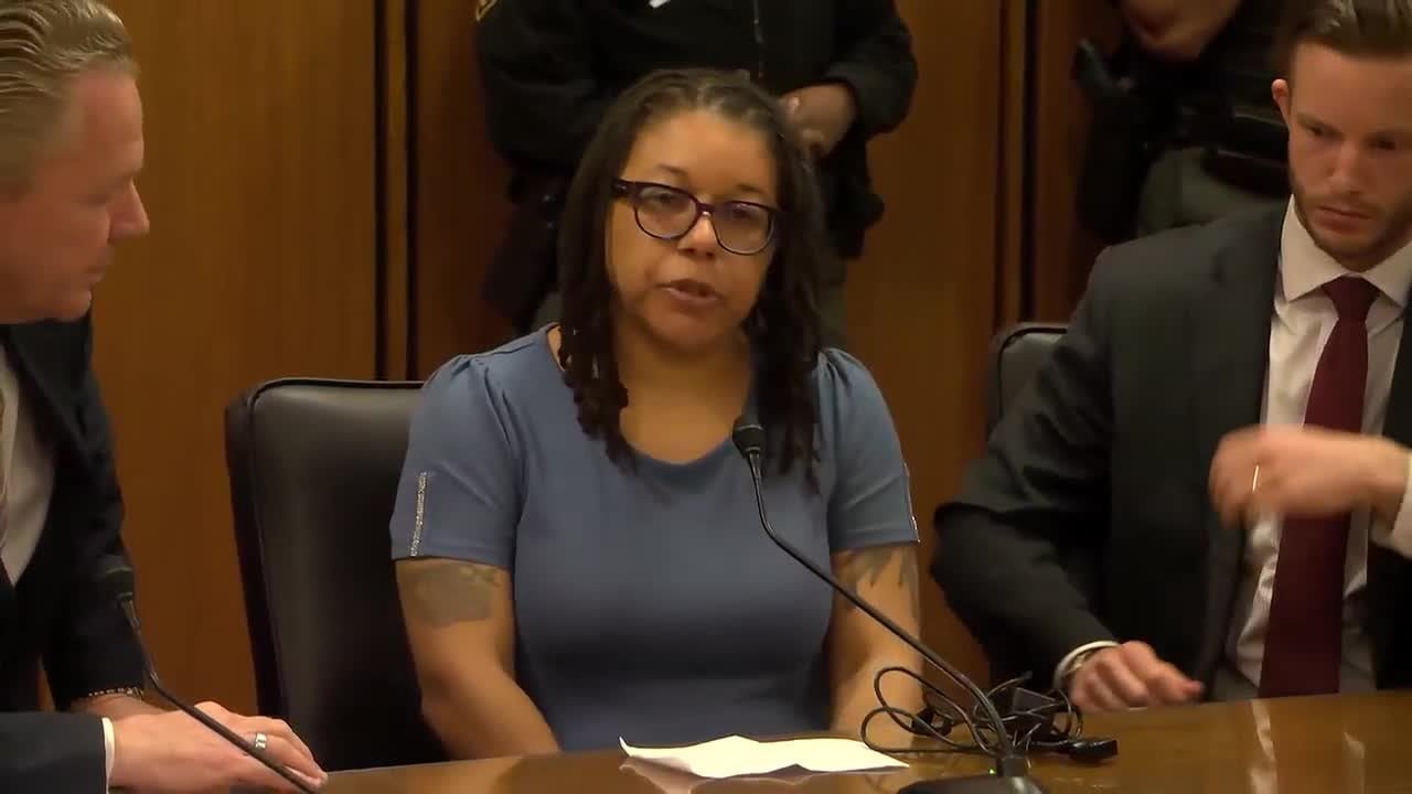 Cleveland woman sentenced for stabbing man to death - YouTube
