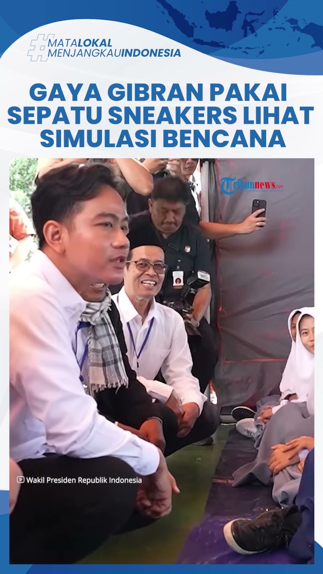 Gaya Santai Gibran Curi Perhatian, Pakai Sepatu Sneakers Lihat Simulasi Mitigasi Bencana di Sekolah