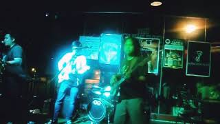 The Cameltoé - Busy Nyt Live 121 Bar