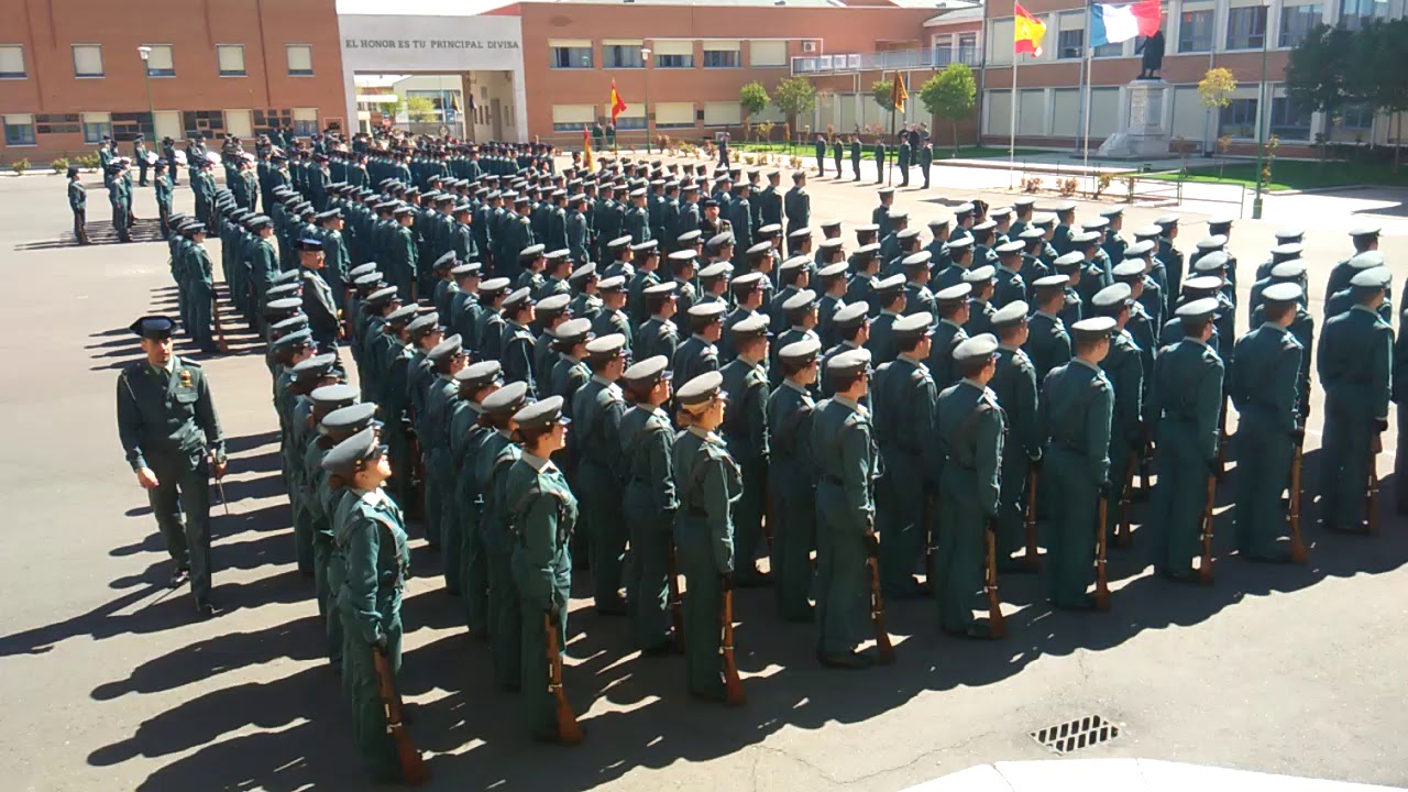 Himno de la guardia civil cantado a coro