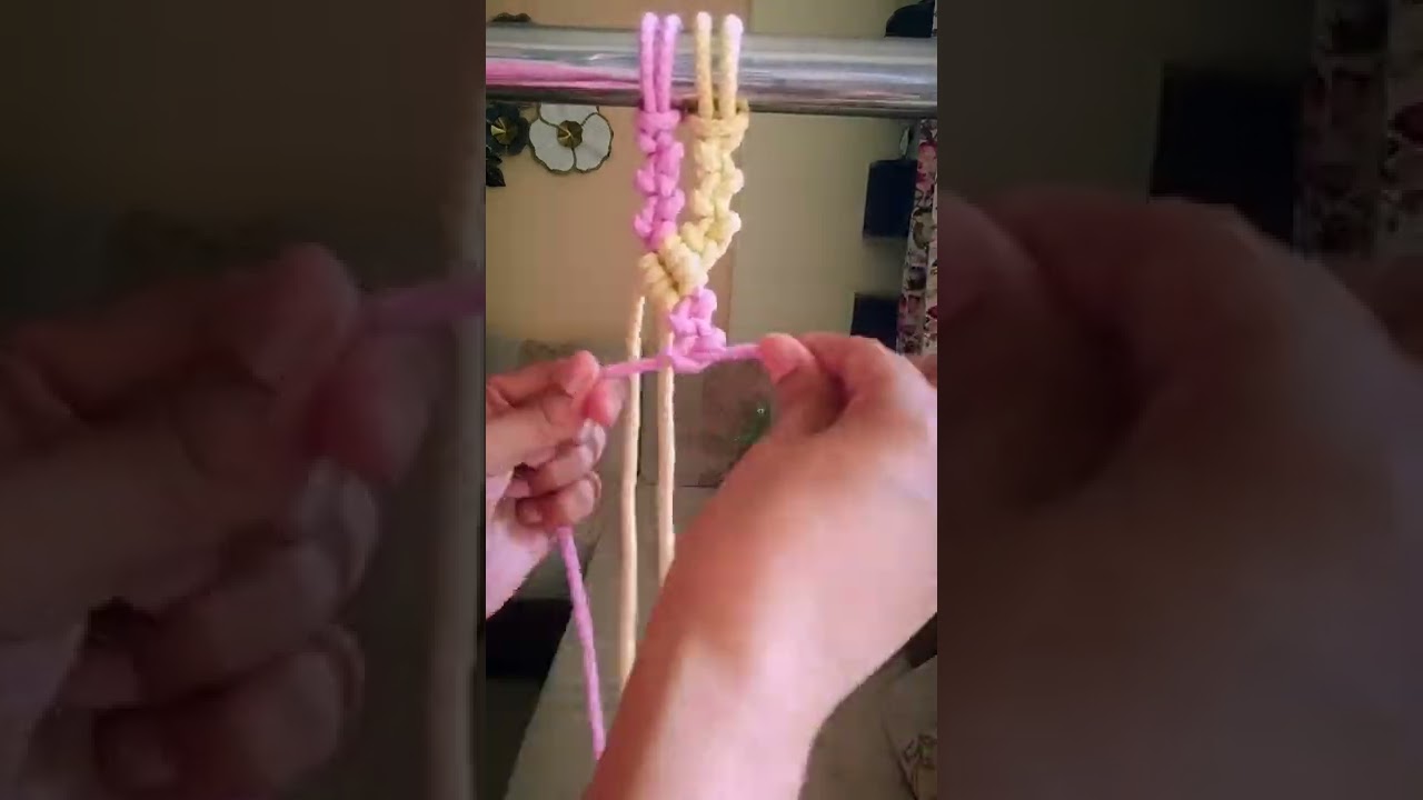 Macrame Alternating half hitch knot 