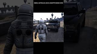 Emekli̇ Astrolog Uzayli Graffi̇ti̇ci̇zene Kym