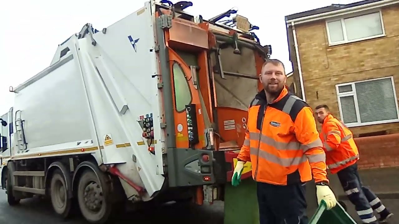 Binmen at 1:20pm. XTJ, BXZ