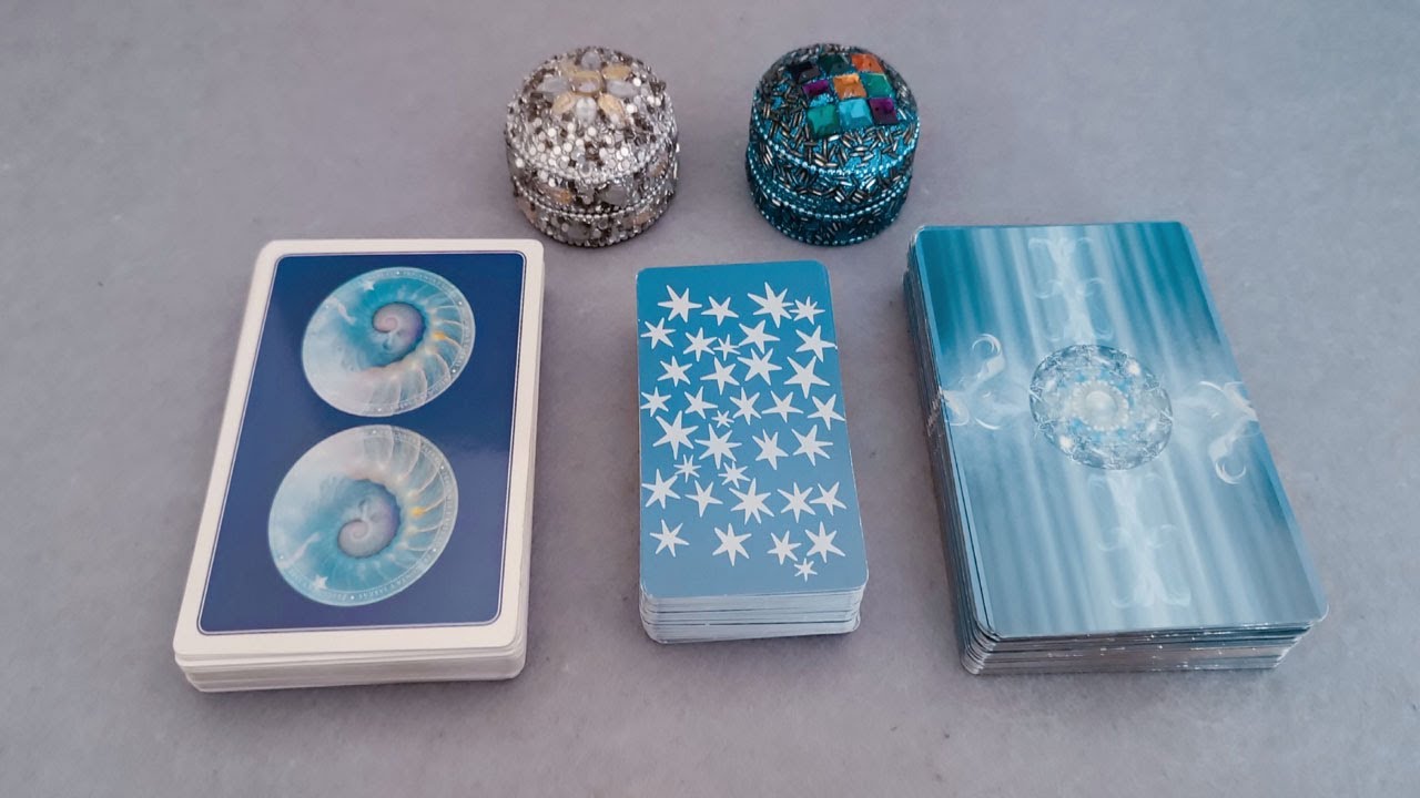 ¿TIENE OTRA PERSONA O SIGUE PENSANDO EN TI ? Tarot interactivo .