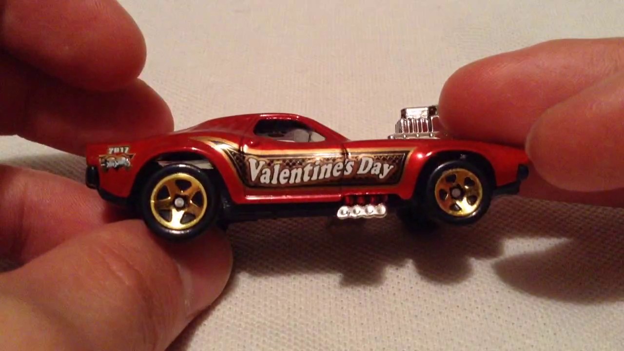 H7 Hot Wheels '17 Rodger Doger Big-Block Valentin's Day Holiday Nr 73 Muscle Car 